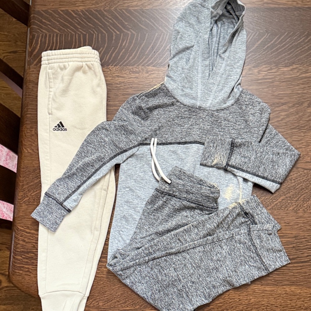 Adidas Kids sweats & Gray light weight Set by Tommy Bahama